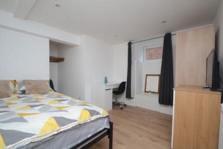1 bedroom Semi-detached house to let in HouseShare Aubrey Road, Fallowfield, Manchester, M14