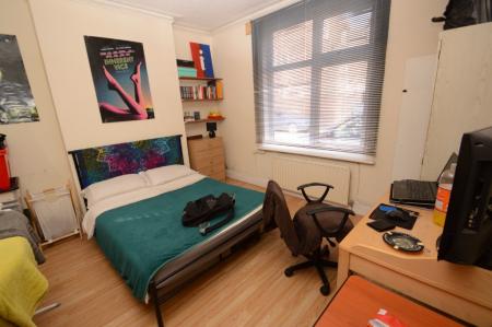 3 bedroom Detached house to let in Hibbert Street, Manchester, M14