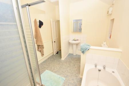 3 bedroom Terraced House to let in Olivia Grove, Rusholme, Manchester, M14