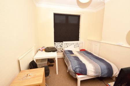 3 bedroom Terraced House to let in Olivia Grove, Rusholme, Manchester, M14