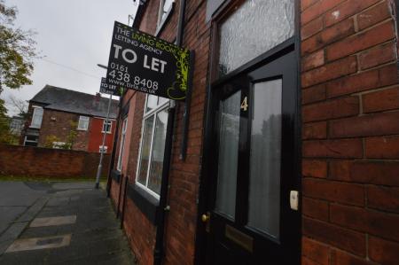 3 bedroom Terraced House to let in Olivia Grove, Rusholme, Manchester, M14