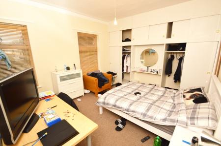 3 bedroom Terraced House to let in Olivia Grove, Rusholme, Manchester, M14