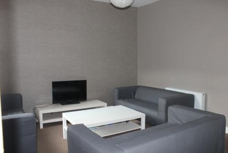 7 bedroom Flat to let in Deramore Street, Rusholme, Manchester, M14