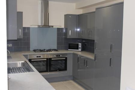 7 bedroom Flat to let in Deramore Street, Rusholme, Manchester, M14