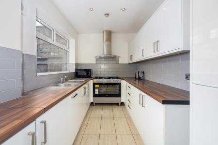 6 bedroom End of terrace house to let in Hibbert Street, Rusholme, Manchester, M14