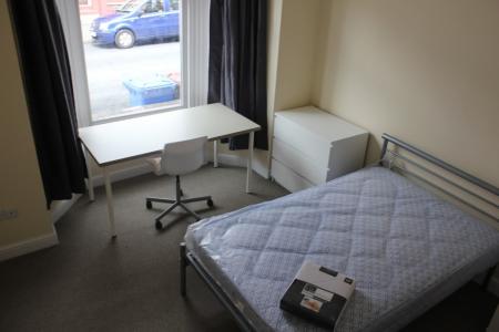 6 bedroom Flat to let in Hibbert Street, Rusholme, Manchester, M14