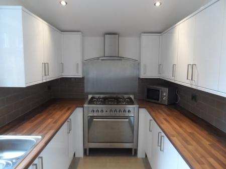 6 bedroom Flat to let in Hibbert Street, Rusholme, Manchester, M14