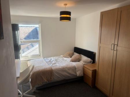 7 bedroom Terraced House to let in HouseShare Moseley Road, Fallowfield, Manchester, M14