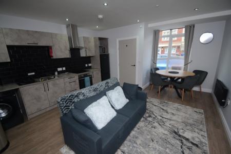 1 bedroom Flat to let in Kingswood Road, Fallowfield, Manchester, M14