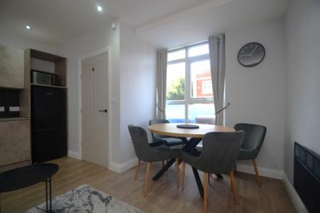 1 bedroom Flat to let in Kingswood Road, Fallowfield, Manchester, M14