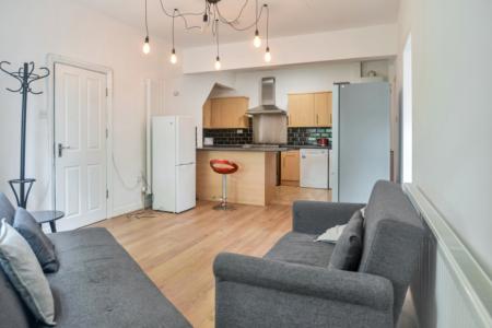 4 bedroom Semi-detached house to let in 4 Bed on Langley Road, Fallowfield, Manchester, M14