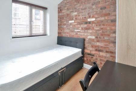 4 bedroom Semi-detached house to let in 4 Bed on Langley Road, Fallowfield, Manchester, M14