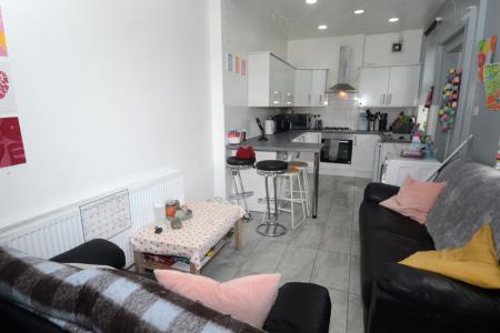 4 bedroom Terraced House to let in 4 bed Standish Road, Fallowfield, Manchester, M14