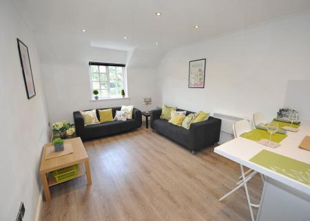 2 bedroom Flat to let in Hadfield Close, Victoria Park, Manchester, M14