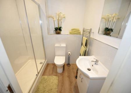 2 bedroom Flat to let in Hadfield Close, Victoria Park, Manchester, M14