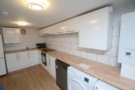 1 bedroom Flat to let in FLAT SHARE, Clifton Avenue, Fallowfield, Manchester, M14