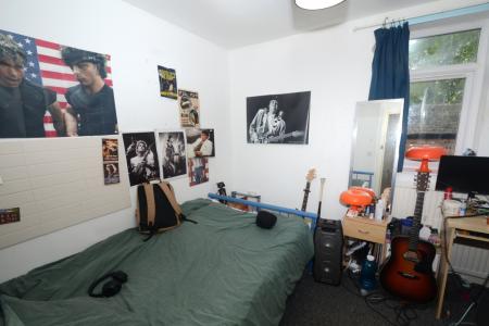 5 bedroom Terraced House to let in 5 bed Cedar Grove, Fallowfield, Manchester, M14
