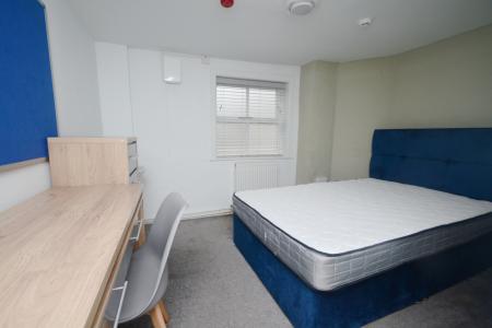 4 bedroom Flat to let in 4 Bed Clifton Avenue, Fallowfield, Manchester, M14