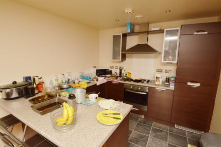 2 bedroom Flat to let in St Lawrence Street, Hulme, Manchester, M15