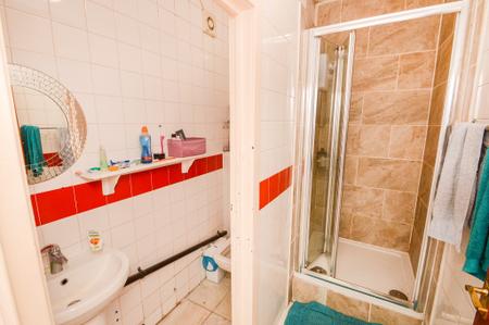 6 bedroom Flat to let in Wilmslow Road, Withington, Manchester, M20
