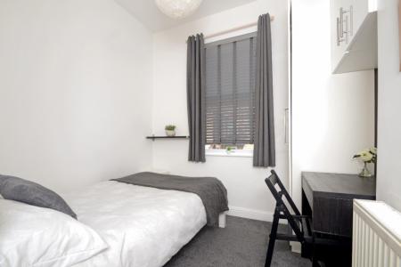 4 bedroom Terraced House for sale in Landcross Road, Manchester, M14