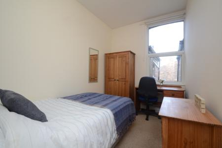 6 bedroom End of terrace house for sale in Mauldeth Road, Manchester, M14