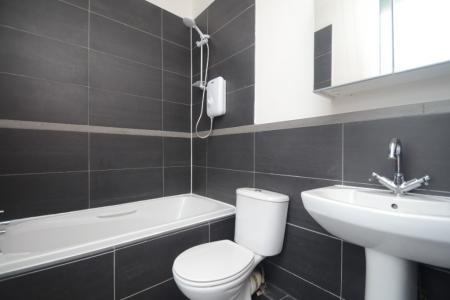 6 bedroom End of terrace house for sale in Mauldeth Road, Manchester, M14