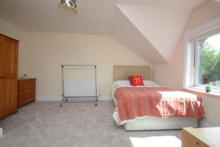6 bedroom End of terrace house for sale in Mauldeth Road, Manchester, M14