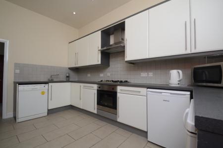 6 bedroom End of terrace house for sale in Mauldeth Road, Manchester, M14