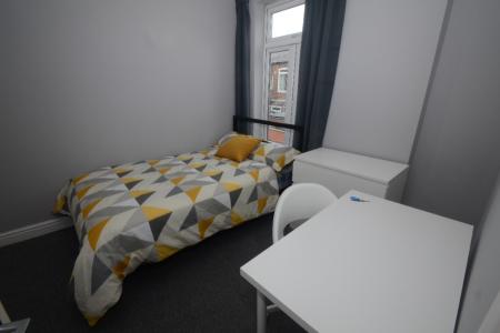 4 bedroom End of terrace house to let in 4 Bed Hibbert Street, Rusholme, Manchester, M14