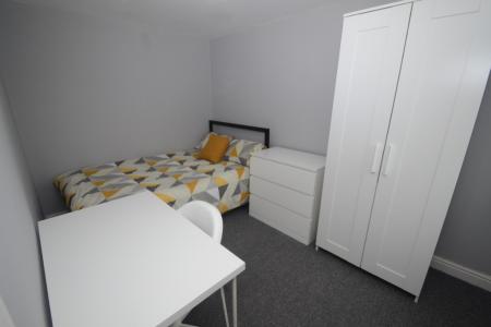 4 bedroom End of terrace house to let in 4 Bed Hibbert Street, Rusholme, Manchester, M14