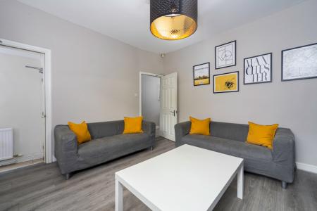 4 bedroom End of terrace house to let in 4 Bed Hibbert Street, Rusholme, Manchester, M14