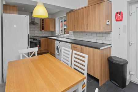 5 bedroom Terraced House for sale in Albion Road, Fallowfield, Manchester, M14