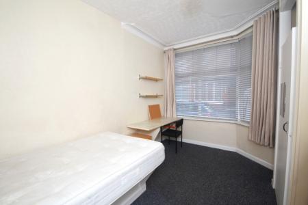 4 bedroom Terraced House to let in Banff Road, Rusholme, Manchester, M14