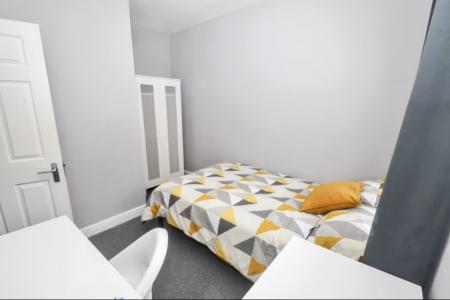3 bedroom End of terrace house to let in 3 Bed Hibbert Street, Rusholme, Manchester, M14