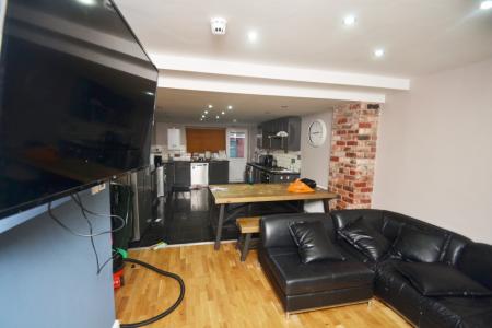 6 bedroom Detached house to let in Moseley Road, Fallowfield, Manchester, M14