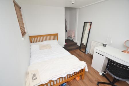 6 bedroom Detached house to let in Moseley Road, Fallowfield, Manchester, M14
