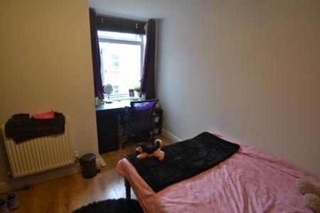 6 bedroom Terraced House to let in Moseley Road, Fallowfield, Manchester, M14