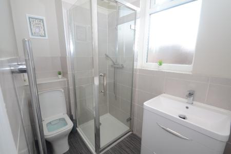 3 bedroom Terraced House to let in Horton Road, Rusholme, Manchester, M14