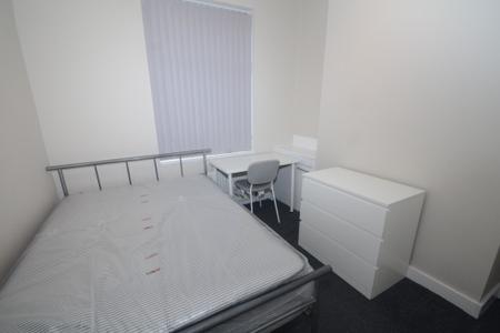 3 bedroom Terraced House to let in Horton Road, Rusholme, Manchester, M14