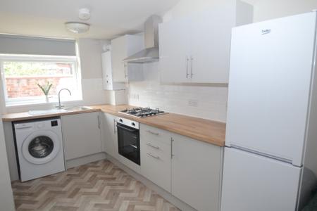 3 bedroom Terraced House to let in Horton Road, Rusholme, Manchester, M14