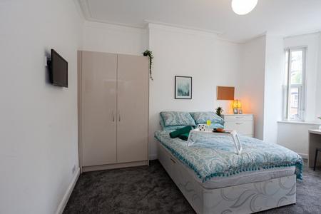 9 bedroom Terraced House to let in Egerton Road, Fallowfield, Manchester, M14