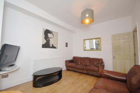 6 bedroom Semi-detached house to let in Scarsdale Road, Victoria Park, Manchester, M14