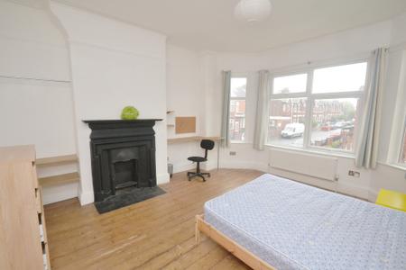 6 bedroom Semi-detached house to let in Scarsdale Road, Victoria Park, Manchester, M14