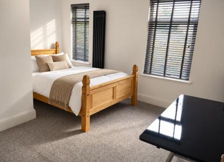 6 bedroom Terraced House to let in Carmoor Road, Manchester, M13