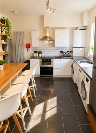 7 bedroom End of terrace house to let in Mabfield Road, Fallowfield, Manchester, M14