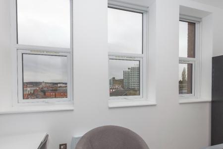 1 bedroom Studio flat to let in Abington Street, Town Centre, Northampton, NN1