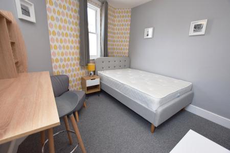 1 bedroom House share to let in Burns Street, Abington, Northampton, NN1