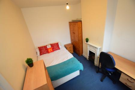 1 bedroom House share to let in Lutterworth Road, Abington, Northampton, NN1