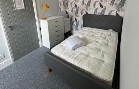 6 bedroom Terraced House to let in Burns Street, Abington, Northampton, NN1